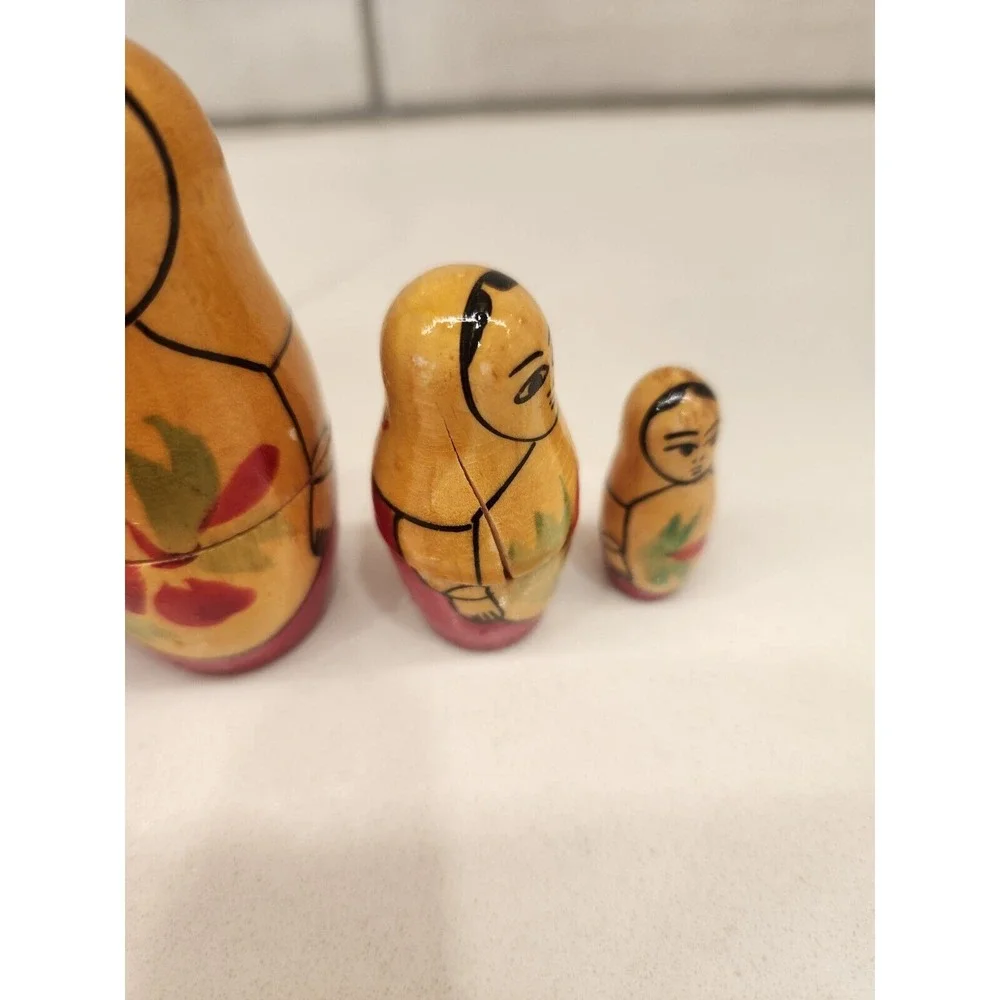 Vintage USSR Russian wooden‎ nesting Doll 5 dolls set.